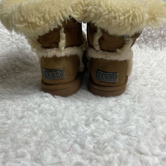 UGG Kids Aerin Short Boots.chestnut leather shearling sheepskin lining size4 - Picture 3 of 11
